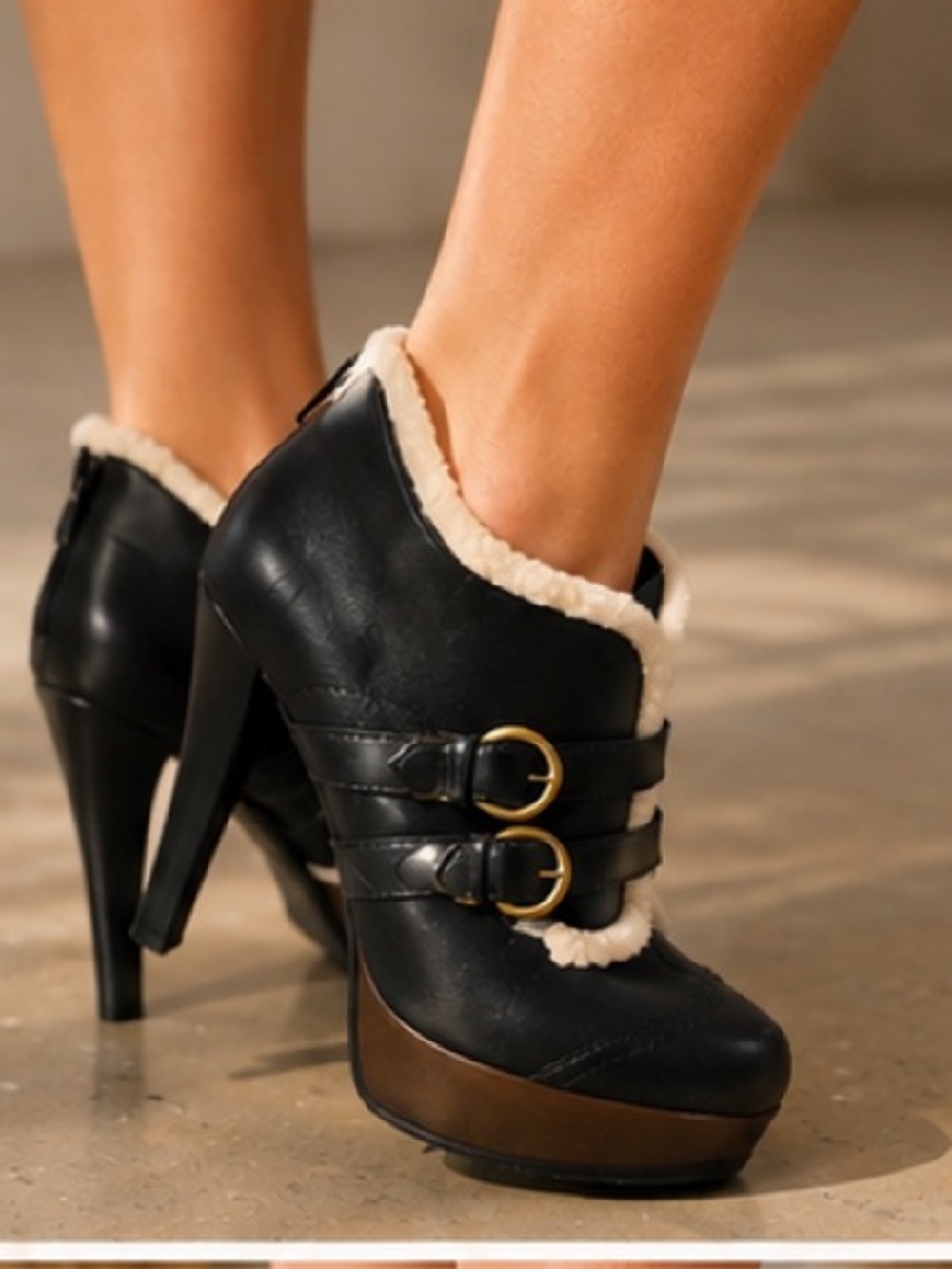 Women’s Dark Gray Shearling-Trim Platform Booties